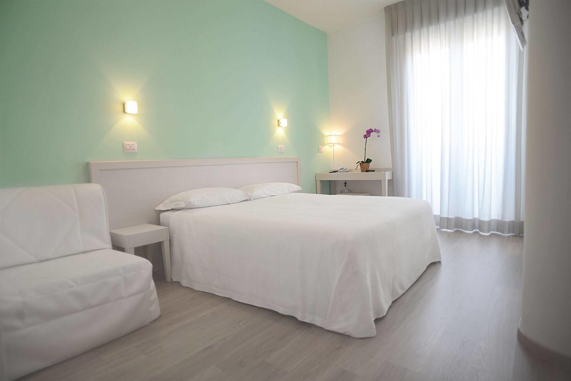 Maree Hotel Чезенатіко Екстер'єр фото