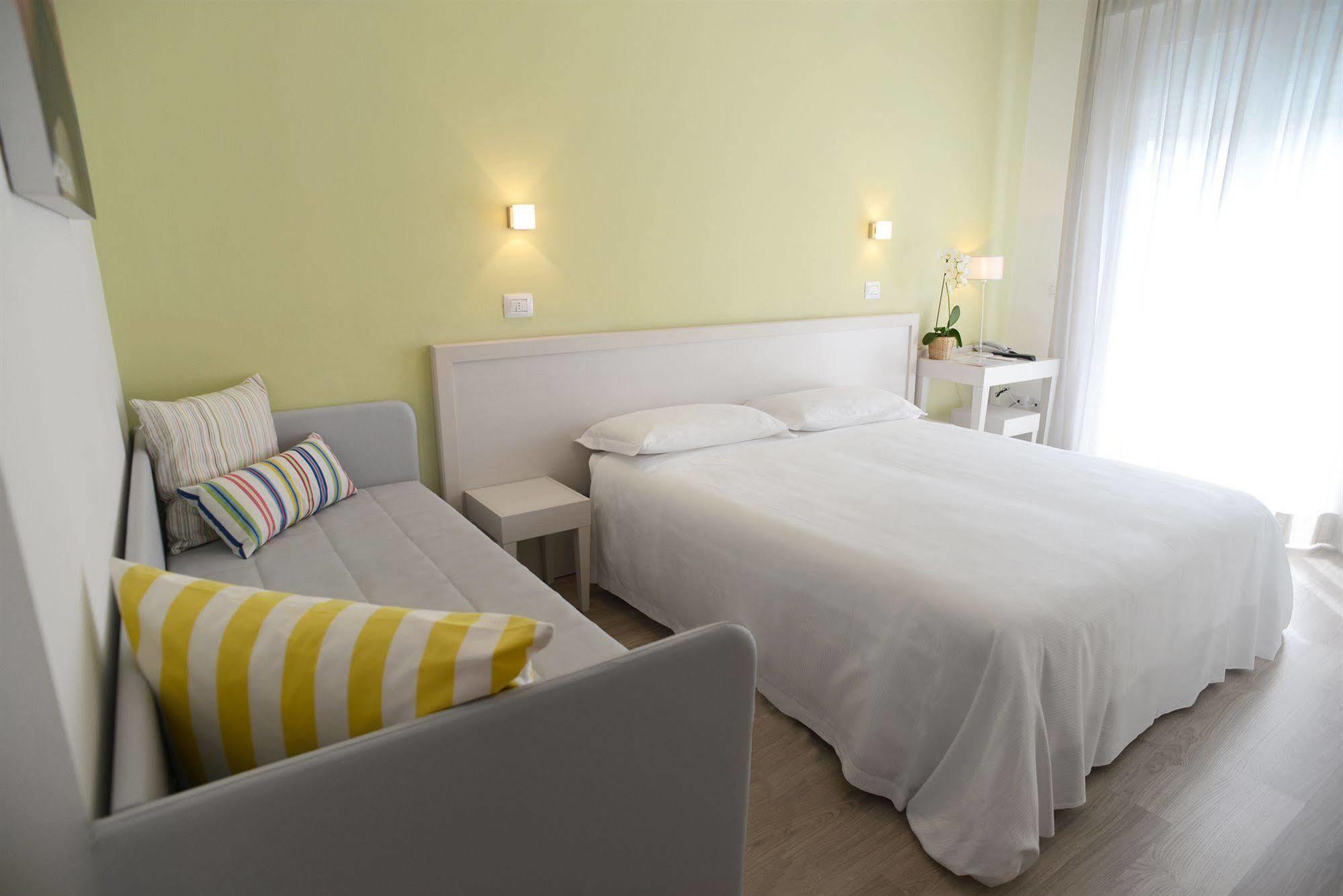 Maree Hotel Чезенатіко Екстер'єр фото